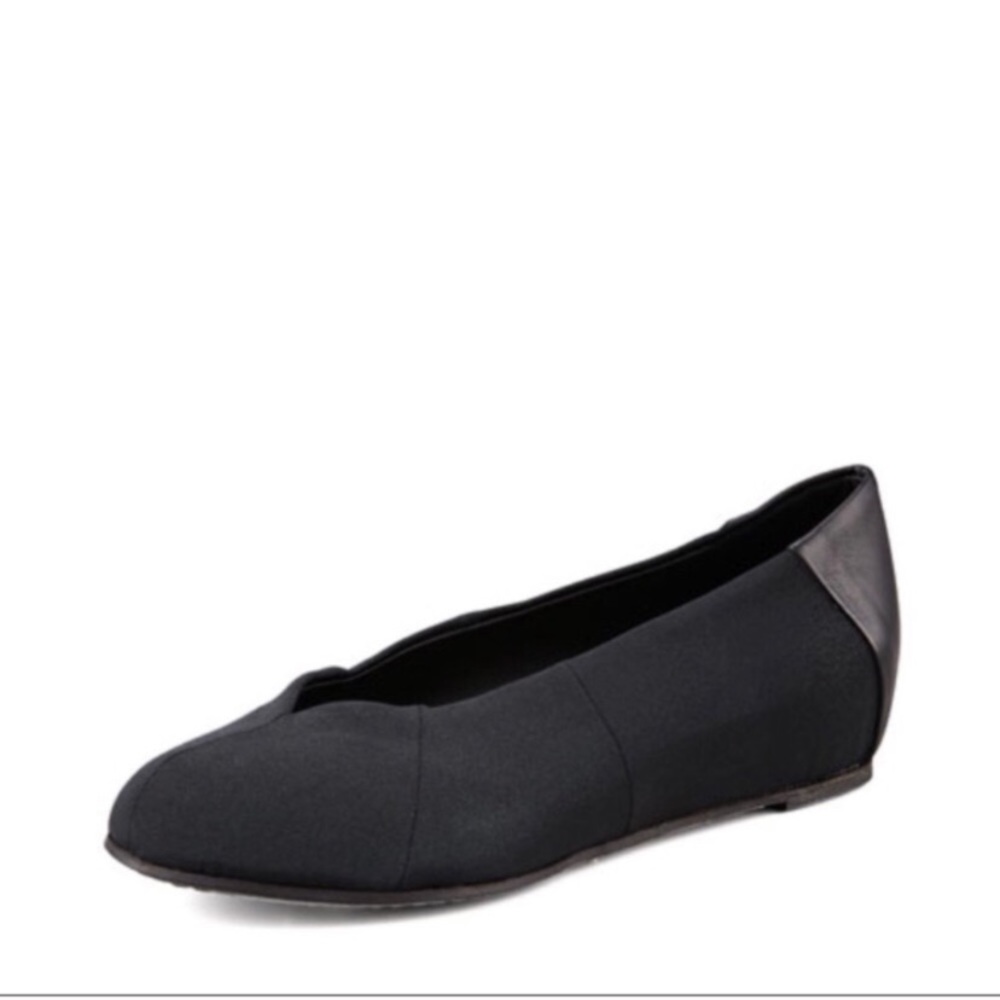 Eileen Fisher Black Flats - Picture 1 of 8